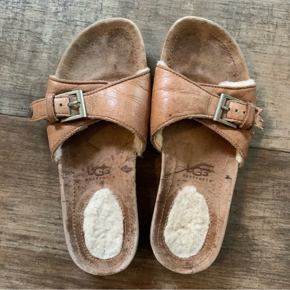 UGG Shoes - UGG buckle top leather sandal